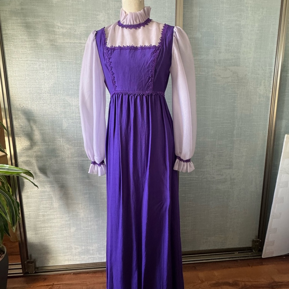 Elegant Purple Long Sleeve Vintage Dress